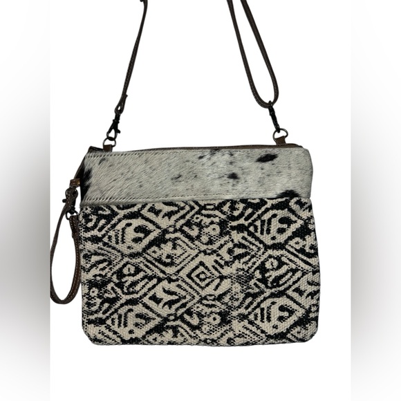 Myra Bag Dual Strap Crossbody Bag - Picture 5 of 11